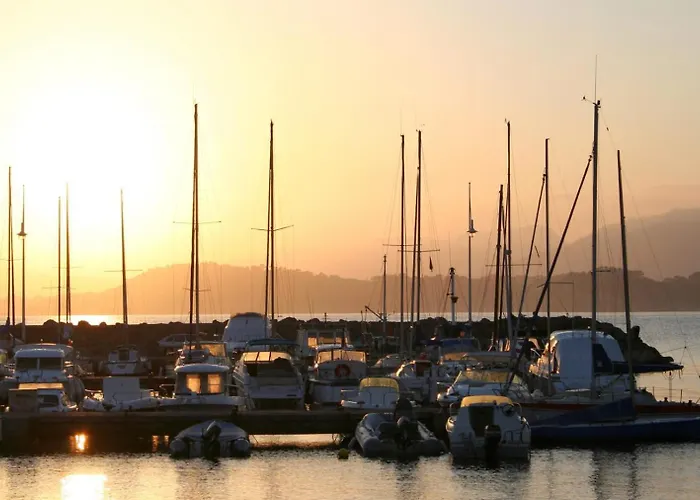 Cocooning Sur Le Port Proche De La Mer Apartment Hyeres