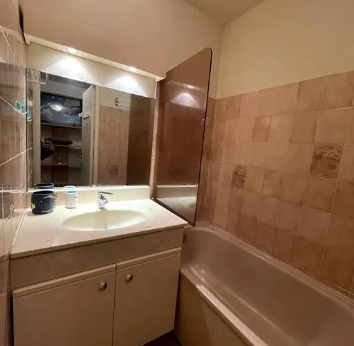 Apartment Cocooning Sur Le Port Proche De La Mer Hyeres